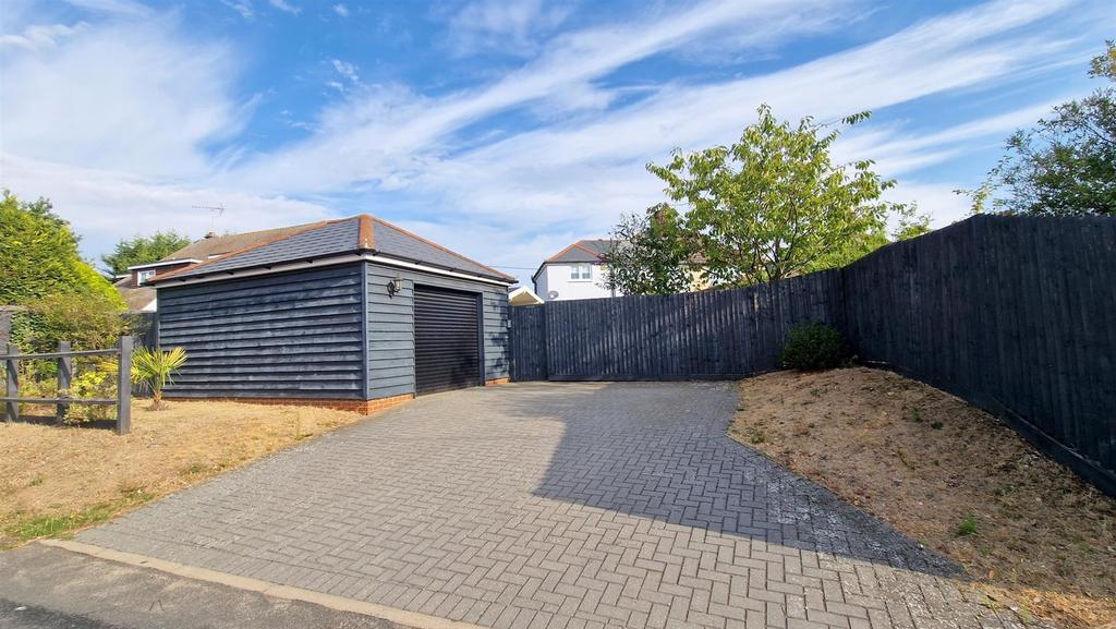 Maldon Road, Danbury 3 bed semidetached house £500,000