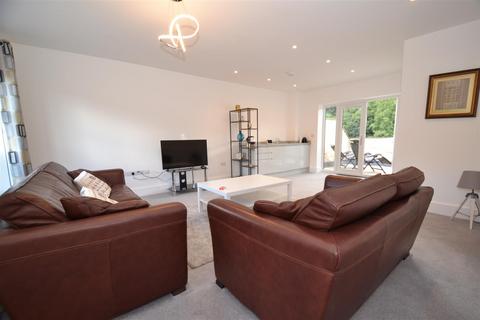 72 River View, Haworth, Keighley, BD22 8SB
