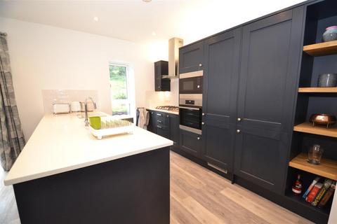 72 River View, Haworth, Keighley, BD22 8SB