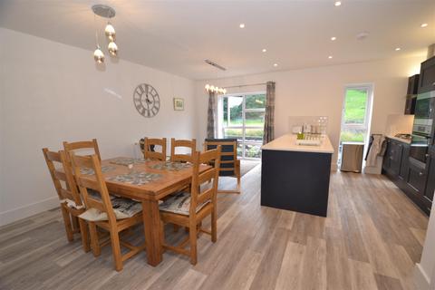 72 River View, Haworth, Keighley, BD22 8SB