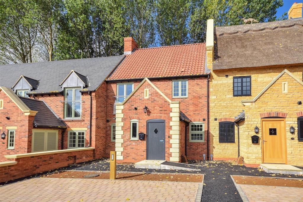 Vineyard Gardens, Brixworth, Northampton 2 bed terraced house £385,000