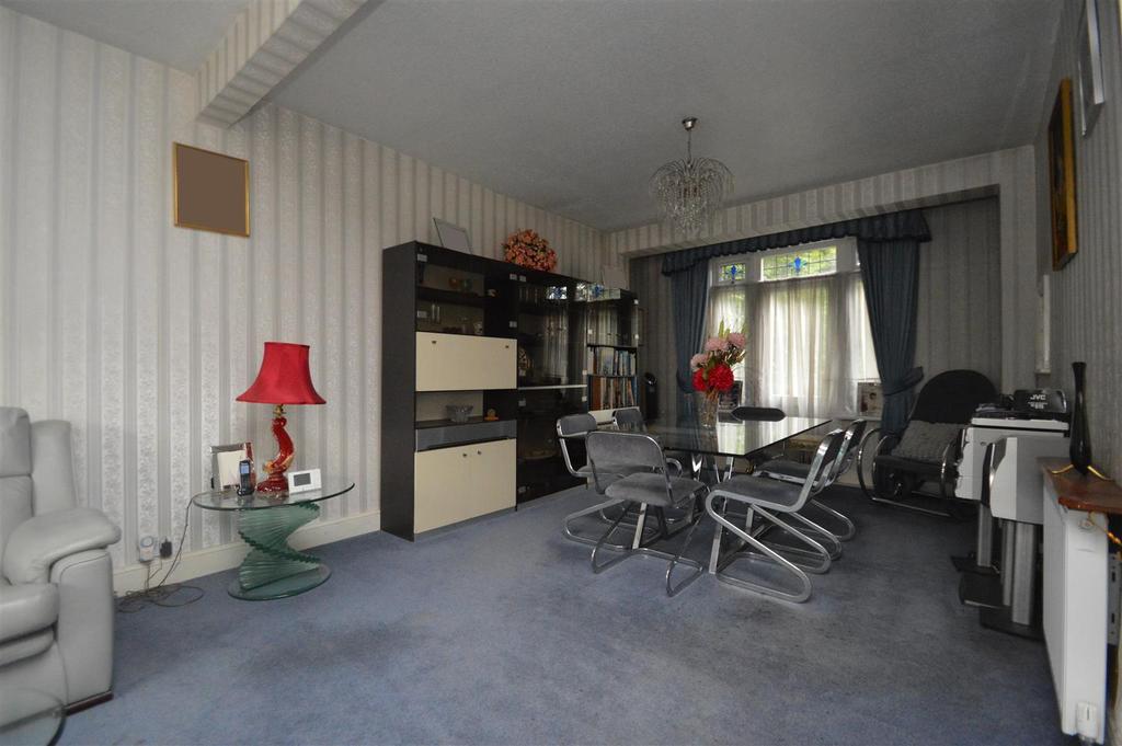 Studley Drive, Redbridge, IG4 5AH 3 bed terraced house for sale £525,000