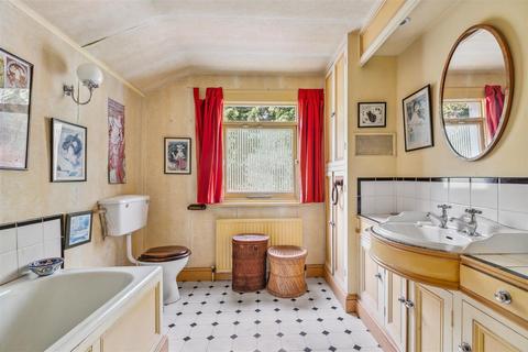 26 Paxton Road, London, W4 2QX