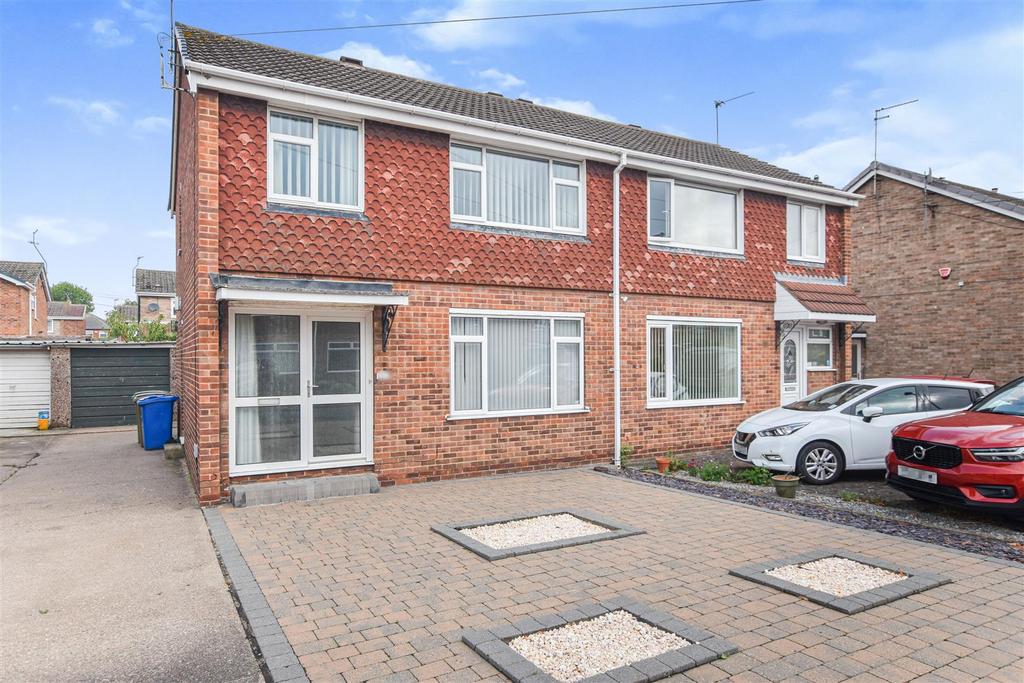 Springdale Close, Willerby, Hull 3 bed semidetached house £180,000