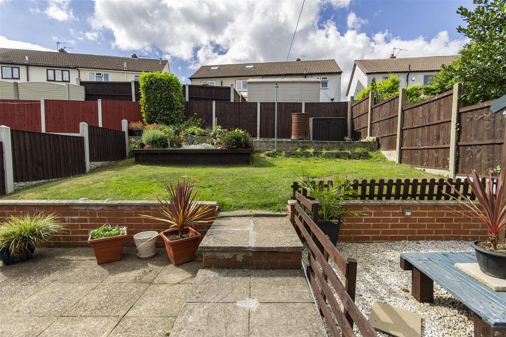 Hereford Drive, Brimington, Chesterfield 4 bed terraced house £169,950