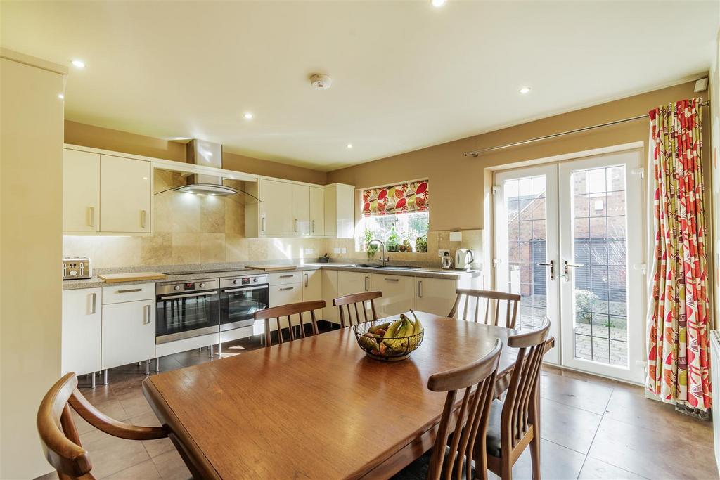 Sandhurst, Garth Road, Mansfield 5 bed detached house for sale £400,000