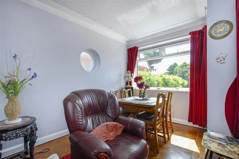 28 The Uplands, Bricket Wood, St Albans, AL2 3UW