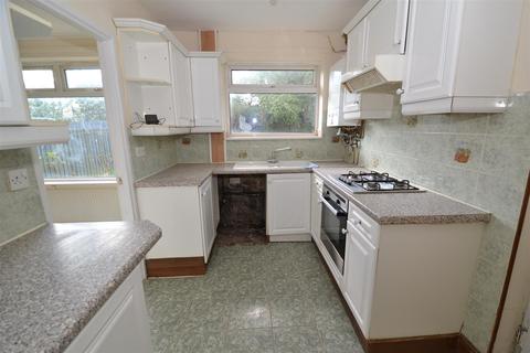 293 Broadstone Way, Bradford, BD4 0HA