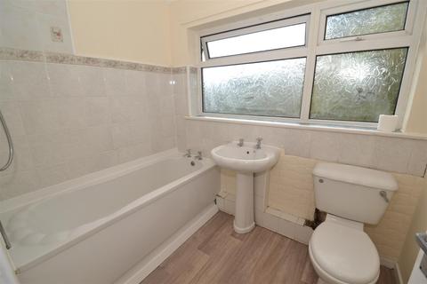 293 Broadstone Way, Bradford, BD4 0HA