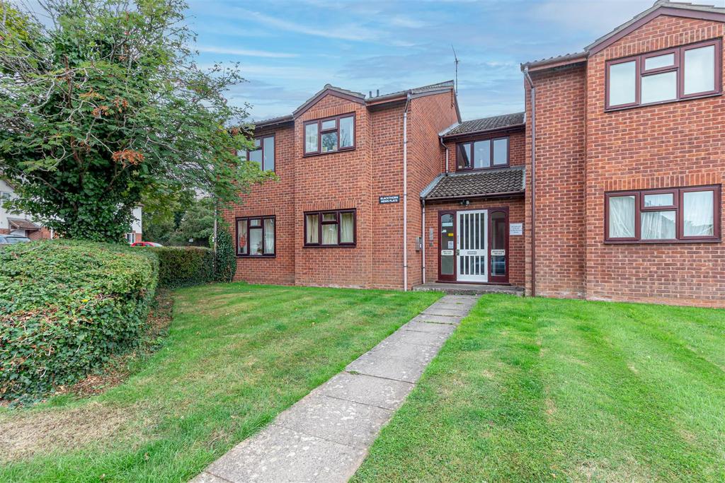 Salters Close, Worcester 1 bed apartment £100,000