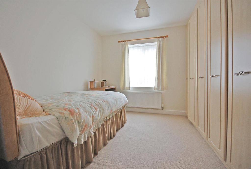 Bed 1.jpg