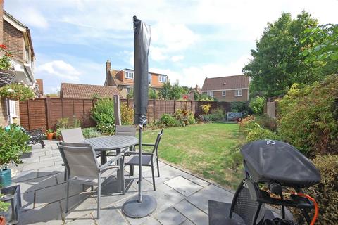 77 Pochard Way, Great Notley, Braintree, CM77 7WA