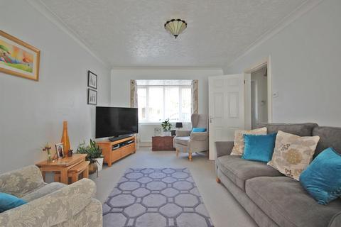 77 Pochard Way, Great Notley, Braintree, CM77 7WA
