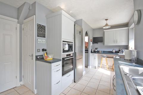77 Pochard Way, Great Notley, Braintree, CM77 7WA