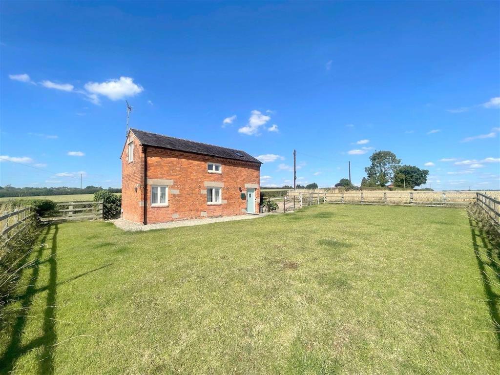 At Armitage Farm, Stubwood Lane... 2 bed barn conversion £800 pcm (£