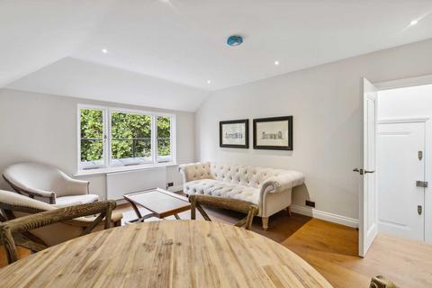 2 bedroom apartment to rent, Ennismore Gardens, Knightsbridge SW7