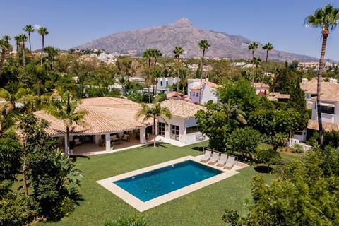 5 bedroom villa - La Cerquilla, Marbella, Malaga
