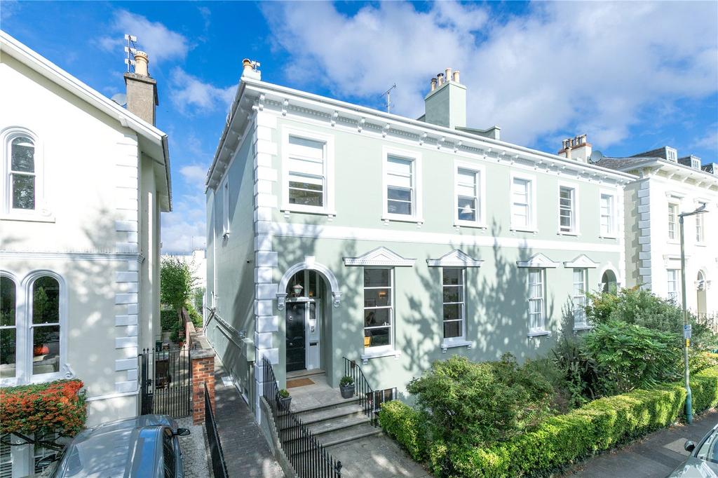 Montpellier Grove, Cheltenham... 2 bed apartment £525,000