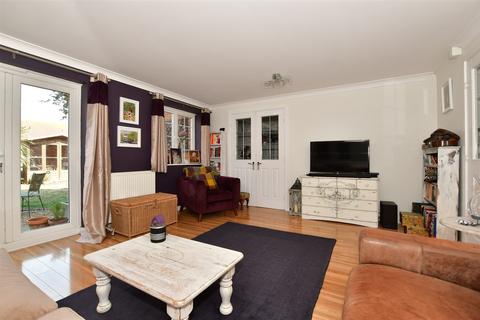 33 Barnes Way, Herne Bay, CT6 6RQ
