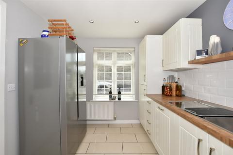 33 Barnes Way, Herne Bay, CT6 6RQ