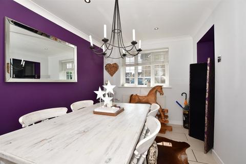 33 Barnes Way, Herne Bay, CT6 6RQ