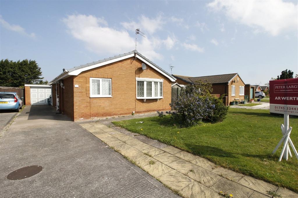 Bryn Elian Grove, Kinmel Bay 2 bed detached bungalow for sale £195,000