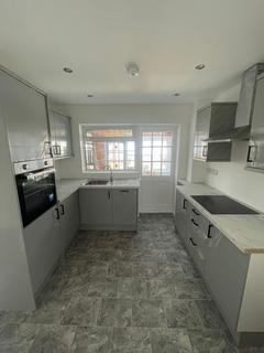 4 bedroom link detached house to rent, Half Edge Lane, Eccles, M30 9