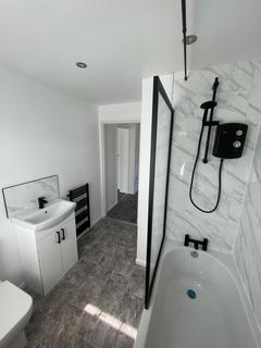 4 bedroom link detached house to rent, Half Edge Lane, Eccles, M30 9