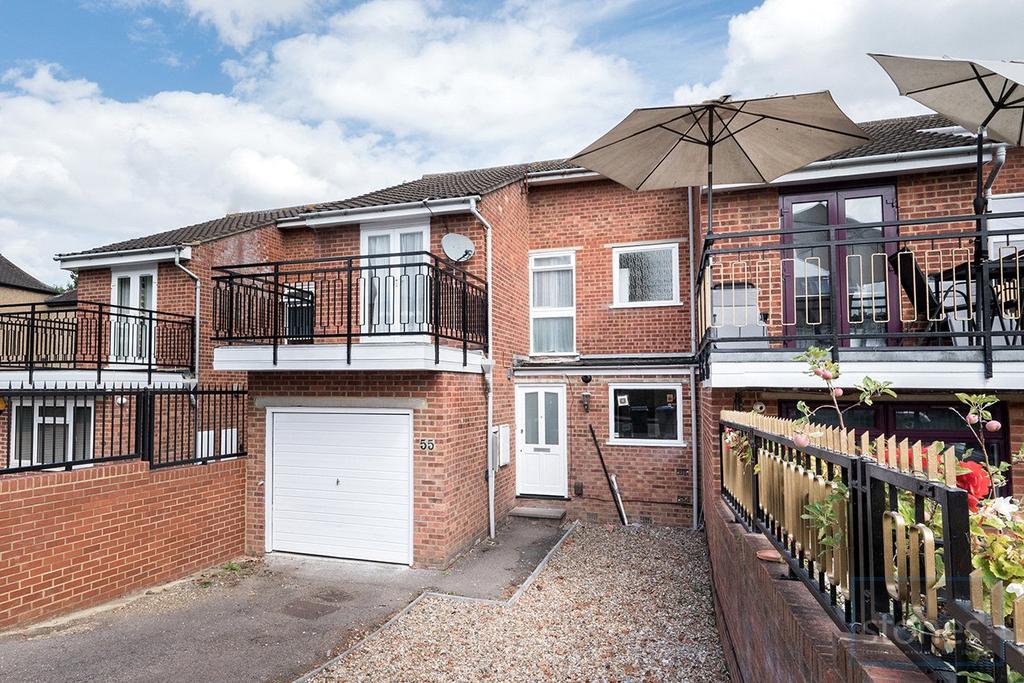 Oakington Avenue, Wembley, HA9 3 bed property for sale £650,000