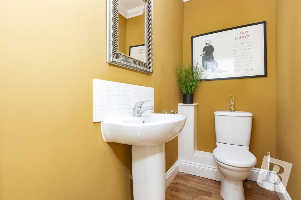 Cloakroom/Wc