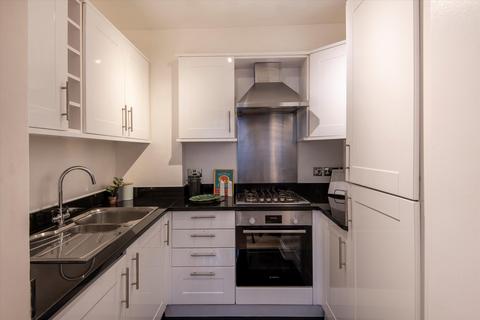 2 bedroom flat for sale, Clanricarde Gardens, London, W2