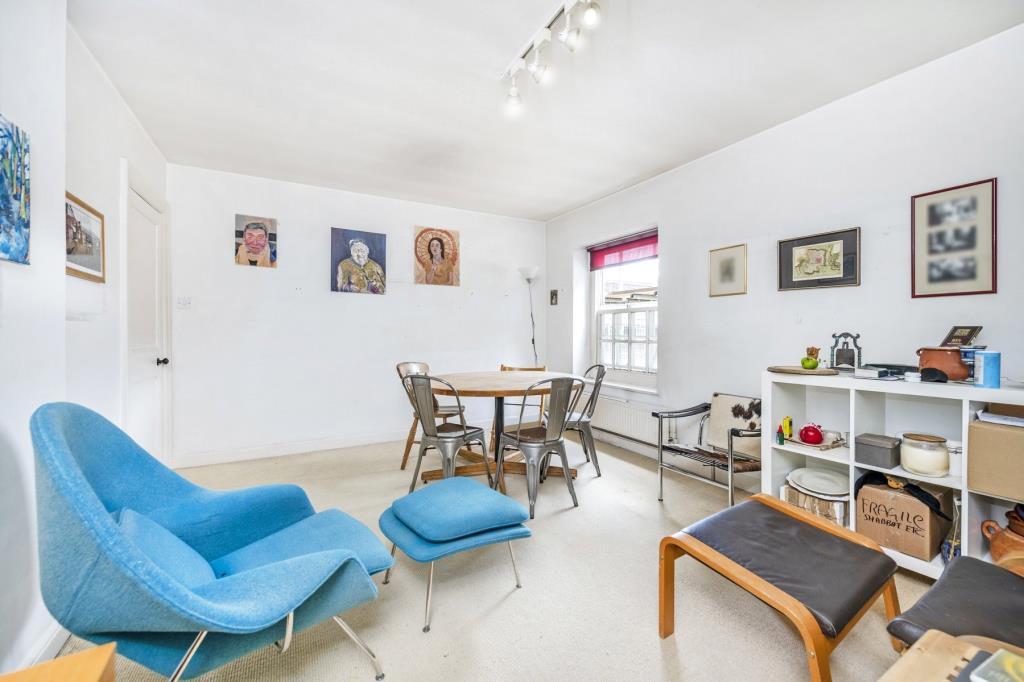 Corringham Court, Corringham Road, London, NW11 3 bed flat for sale £