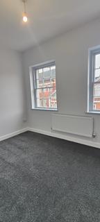 2 bedroom flat to rent, Wolverhampton Street, Dudley, West Midlands