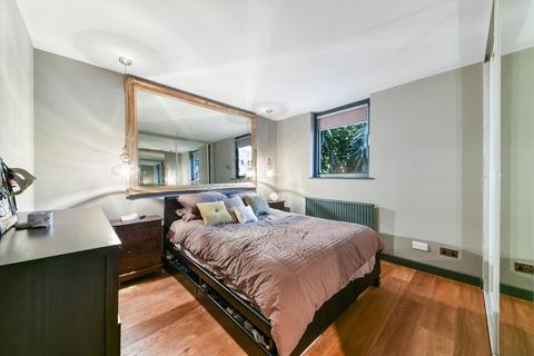 1 bedroom flat for sale - China Court, Wapping E1W