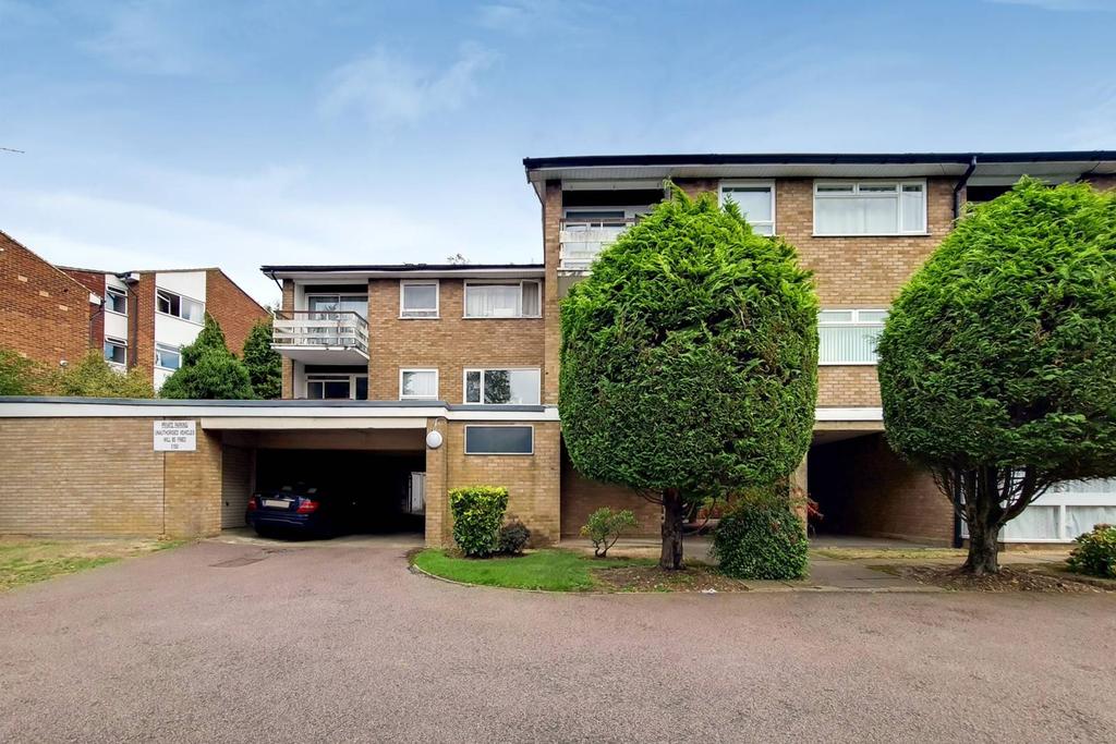 Dennis Lane, Stanmore, HA7 2 bed flat £450,000