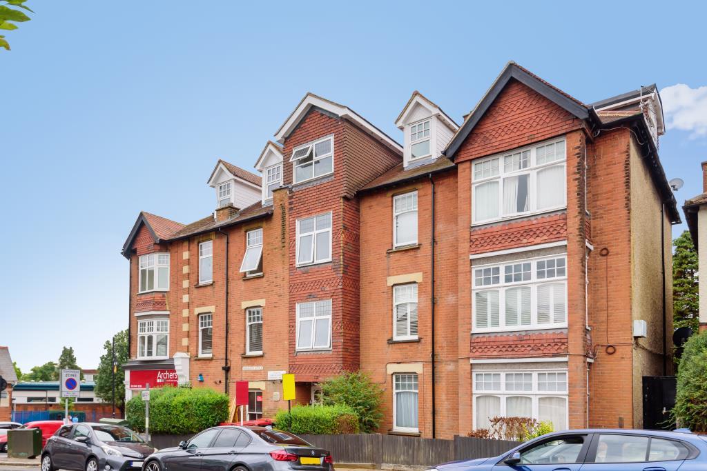 High EN5 1 bed flat £325,000