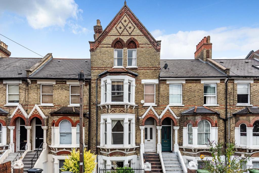 Elm Park, Brixton 2 bed flat £600,000