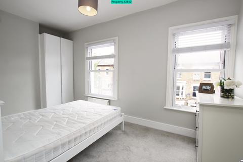 6 bedroom terraced house to rent, Kellett Road, London, SW2 1EB