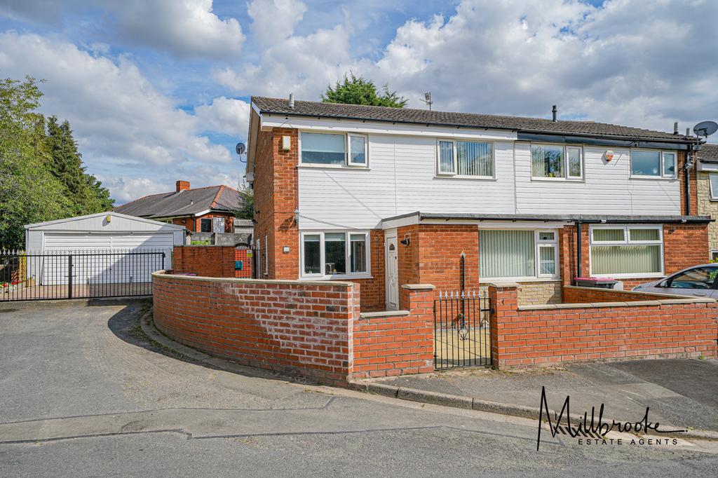 Simpson Grove, Boothstown... 3 bed end of terrace house £290,000