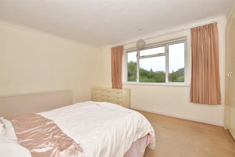 24a Waldegrave Gardens, Upminster, RM14 1UX