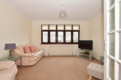 24a Waldegrave Gardens, Upminster, RM14 1UX