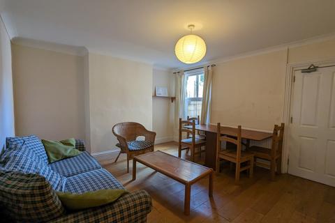 4 bedroom terraced house to rent - Howard Street, Cowley, Oxford, OX4