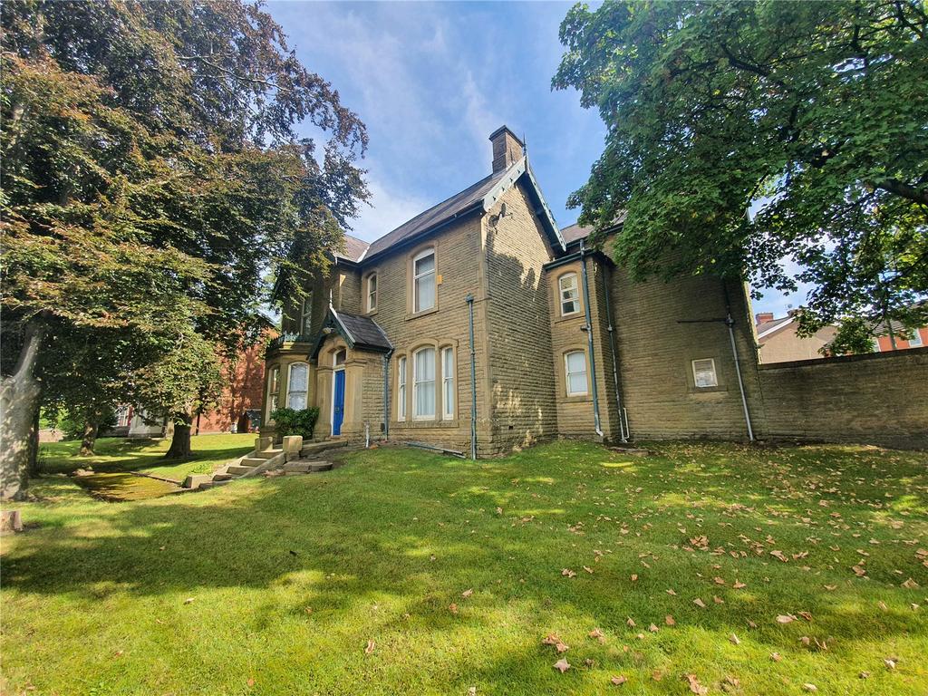 Infirmary Road, Blackburn, Lancashire, BB2 7 bed detached house for