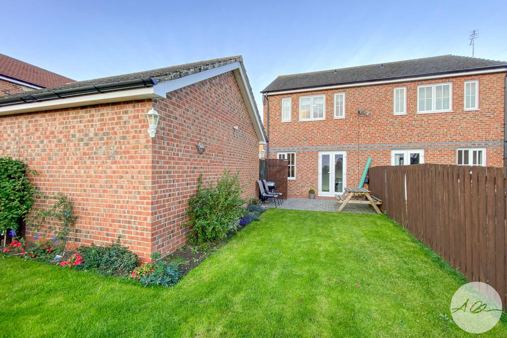 Trinity Gardens, Northallerton, DL6 2 bed semi-detached house - £195,000