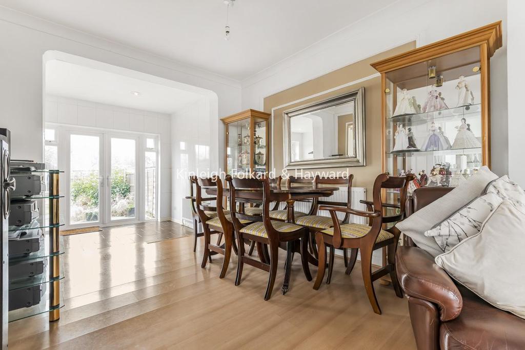 Cherry Tree Walk, West Wickham 4 bed semidetached house for sale £