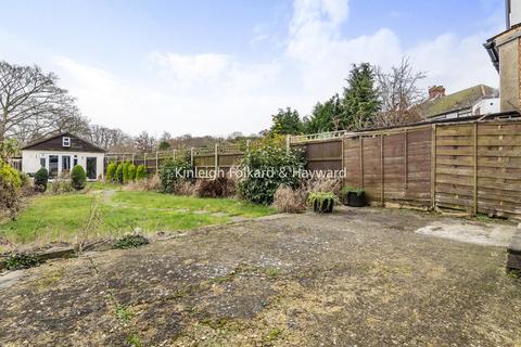 37 Cherry Tree Walk, West Wickham, BR4 9EE