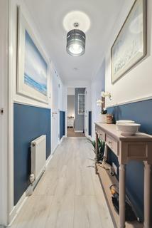Flat 2, 2 Aidans Brae, Clarkston, Glasgow, G76 7EP