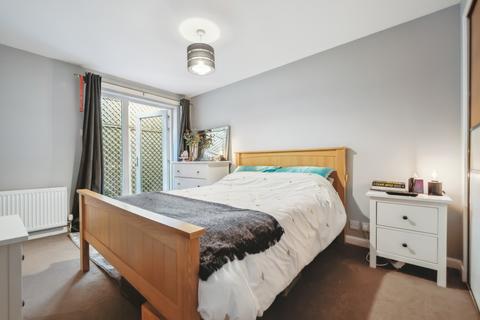 Flat 2, 2 Aidans Brae, Clarkston, Glasgow, G76 7EP