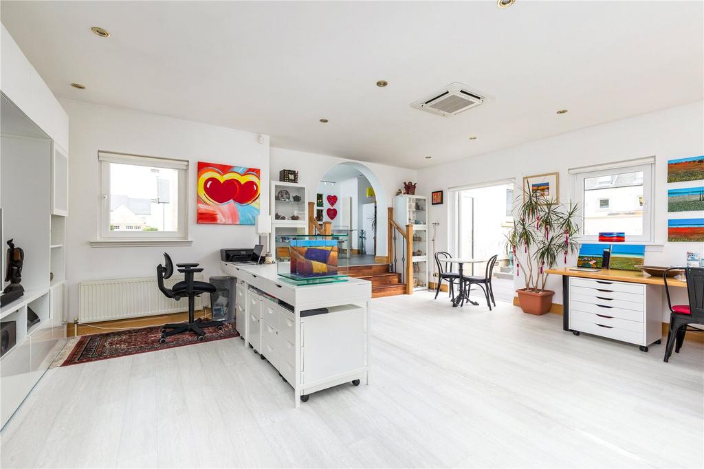 Studio/Office