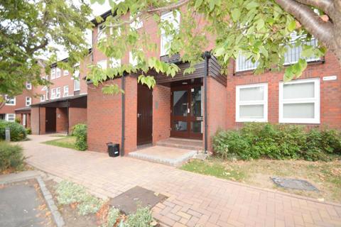 61 Fountain Gardens, Windsor, SL4 3SY